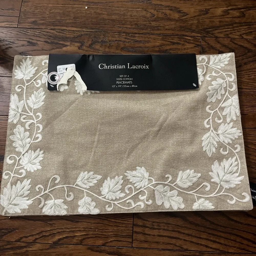 CHRISTIAN LACROIX PLACEMATS (4) GOLD CREAM LEAVES 13 X 19 100% COTTON NIP